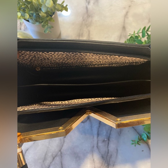 Alyssa Vegan Handbag - Picture 5 of 9